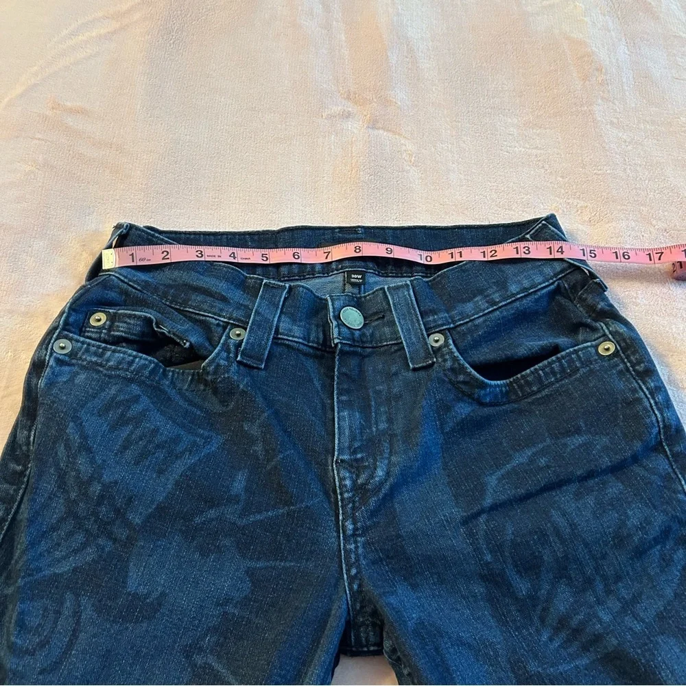 True Religion Geno blue jeans with celestial design size 30 casual streetwear